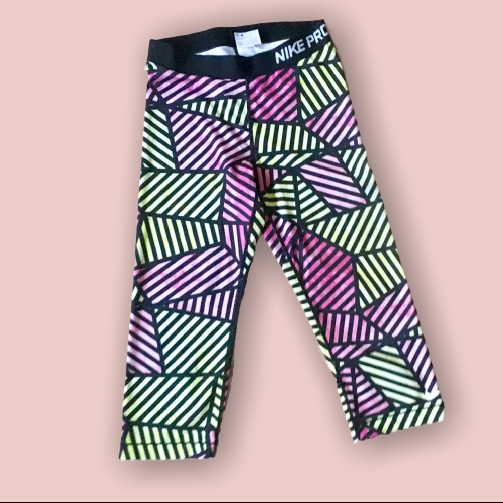 Nike Pro Capri Geometric Pink Leggings Size M